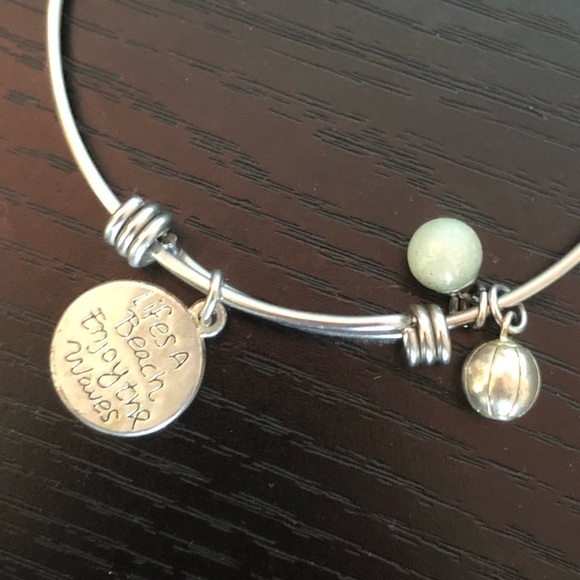🟢  life’s a beach enjoy the waves charm bracelet - Picture 3 of 3